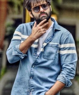 'Pushpa' fame Sukumar behind Ram Pothineni's chain-smoking | 'Pushpa' fame Sukumar behind Ram Pothineni's chain-smoking