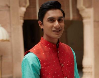 Ritwik Bhowmik says he couldn't have asked for a better film debut than 'Maja Ma' | Ritwik Bhowmik says he couldn't have asked for a better film debut than 'Maja Ma'