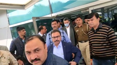 Delhi HC allows Crime Branch to quiz Sanjeev Chawla in Tihar | Delhi HC allows Crime Branch to quiz Sanjeev Chawla in Tihar Delhi HC allows Crime Branch to quiz Sanjeev Chawla in Tihar | Delhi HC allows Crime Branch to quiz Sanjeev Chawla in Tihar
