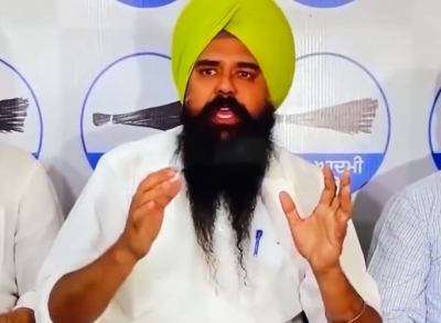 AAP hails decision to review arms licences in Punjab | AAP hails decision to review arms licences in Punjab AAP hails decision to review arms licences in Punjab | AAP hails decision to review arms licences in Punjab