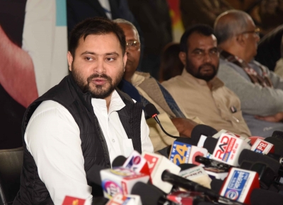 Now, Tejashwi questions Nitish's political ideology | Now, Tejashwi questions Nitish's political ideology