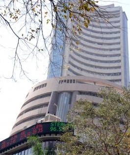 Healthy macros attract equity foreign funds; Sensex mounts 58K-mark | Healthy macros attract equity foreign funds; Sensex mounts 58K-mark