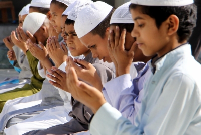 Kerala declares holiday for Eid-Ul-Fitr on Tuesday also | Kerala declares holiday for Eid-Ul-Fitr on Tuesday also Kerala declares holiday for Eid-Ul-Fitr on Tuesday also | Kerala declares holiday for Eid-Ul-Fitr on Tuesday also