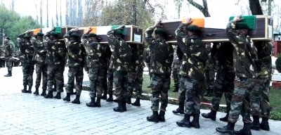 Army pays tributes to bravehearts killed in avalanche in J&K | Army pays tributes to bravehearts killed in avalanche in J&K