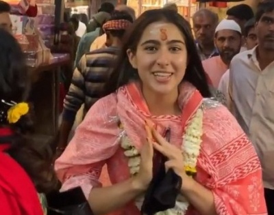 Sara Ali Khan attends Ganga aarti in Varanasi despite Covid-19 | Sara Ali Khan attends Ganga aarti in Varanasi despite Covid-19