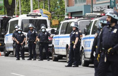 3 NYPD officers hurt in clashes with protester groups | 3 NYPD officers hurt in clashes with protester groups