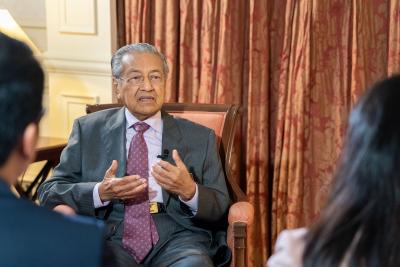 Malaysian govt party rejects Mahathir's resignation | Malaysian govt party rejects Mahathir's resignation