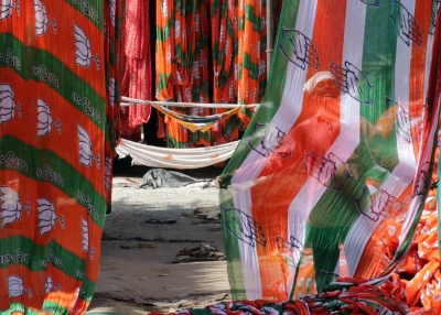 Guj polls: BJP, Cong workers upset over candidates' selection | Guj polls: BJP, Cong workers upset over candidates' selection