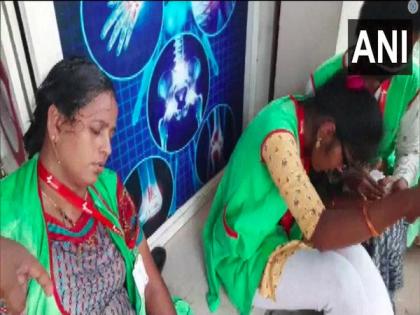 Andhra Pradesh: 178 women workers fall ill after gas leak at Vishakhapatnam laboratory | Andhra Pradesh: 178 women workers fall ill after gas leak at Vishakhapatnam laboratory