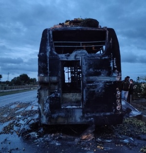Five family members burnt alive in Karnataka bus accident | Five family members burnt alive in Karnataka bus accident