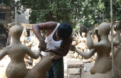 UP begins large-scale production of idols for Diwali | UP begins large-scale production of idols for Diwali