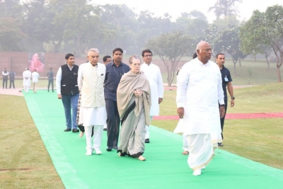 Sonia, Kharge pay tributes to Indira Gandhi on her death anniversary | Sonia, Kharge pay tributes to Indira Gandhi on her death anniversary