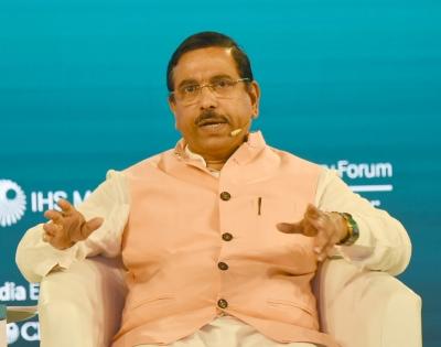 Rahul gives 'childish' statements: Pralhad Joshi | Rahul gives 'childish' statements: Pralhad Joshi Rahul gives 'childish' statements: Pralhad Joshi | Rahul gives 'childish' statements: Pralhad Joshi