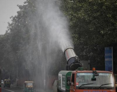 Delhi Metro tackles air pollution with 14 anti-smog guns | Delhi Metro tackles air pollution with 14 anti-smog guns Delhi Metro tackles air pollution with 14 anti-smog guns | Delhi Metro tackles air pollution with 14 anti-smog guns