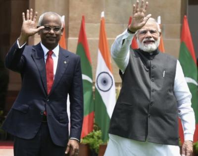 India inks 6 pacts with Maldives | India inks 6 pacts with Maldives