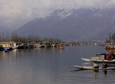 Incessant rainfall swells up rivers, tributaries in J&K | Incessant rainfall swells up rivers, tributaries in J&K