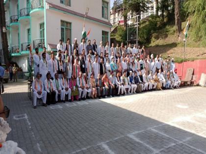 J-K Cong expresses 'full faith' in Sonia Gandhi's leadership, but says Rahul Gandhi should be party chief | J-K Cong expresses 'full faith' in Sonia Gandhi's leadership, but says Rahul Gandhi should be party chief J-K Cong expresses 'full faith' in Sonia Gandhi's leadership, but says Rahul Gandhi should be party chief | J-K Cong expresses 'full faith' in Sonia Gandhi's leadership, but says Rahul Gandhi should be party chief