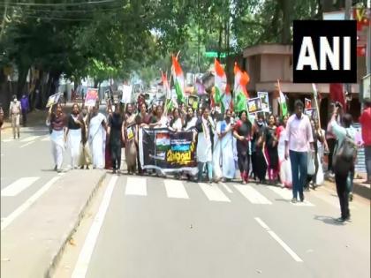 Kerala's Mahila Congress protests against atrocities on women in state | Kerala's Mahila Congress protests against atrocities on women in state