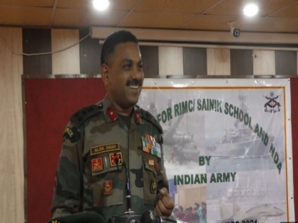 Indian Army starts coaching classes for competitive exams in J-K's Baramulla | Indian Army starts coaching classes for competitive exams in J-K's Baramulla