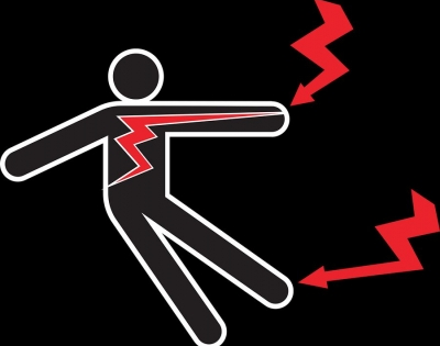 Two killed, over a dozen injured after high tension wire electrocutes wedding bus in Bihar | Two killed, over a dozen injured after high tension wire electrocutes wedding bus in Bihar Two killed, over a dozen injured after high tension wire electrocutes wedding bus in Bihar | Two killed, over a dozen injured after high tension wire electrocutes wedding bus in Bihar