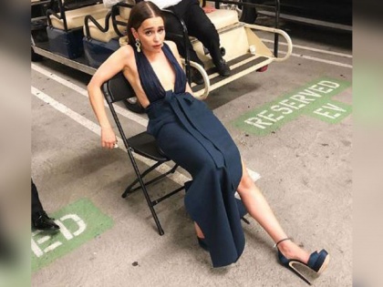 Emilia Clarke is now in pain after tearing up Emmy's dance floor | Emilia Clarke is now in pain after tearing up Emmy's dance floor