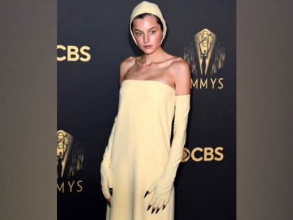 Emmys 2021: Emma Corrin sports long, black nails with yellow dress for red carpet | Emmys 2021: Emma Corrin sports long, black nails with yellow dress for red carpet