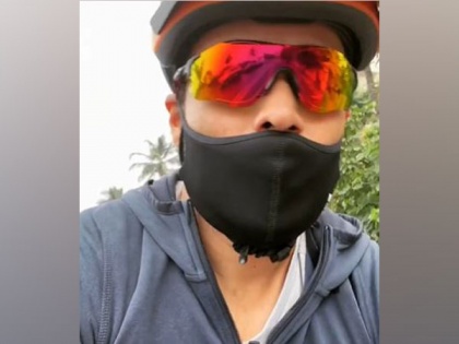 Emraan Hashmi shares video of his 'incognito' bike ride, gets praises from fans | Emraan Hashmi shares video of his 'incognito' bike ride, gets praises from fans