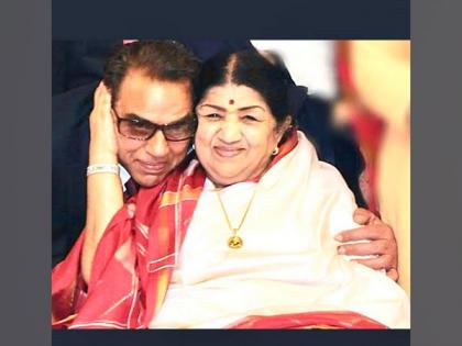 Dharmendra says 'whole world is sad' as he mourns Lata Mangeshkar's demise | Dharmendra says 'whole world is sad' as he mourns Lata Mangeshkar's demise