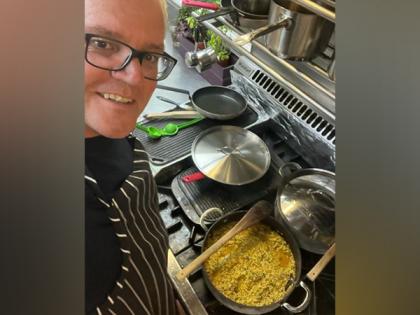 Australian PM shares snap of him cooking PM Modi's favourite khichdi to celebrate India-Australia trade pact | Australian PM shares snap of him cooking PM Modi's favourite khichdi to celebrate India-Australia trade pact Australian PM shares snap of him cooking PM Modi's favourite khichdi to celebrate India-Australia trade pact | Australian PM shares snap of him cooking PM Modi's favourite khichdi to celebrate India-Australia trade pact