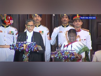 Droupadi Murmu takes oath as India's 15th President | Droupadi Murmu takes oath as India's 15th President