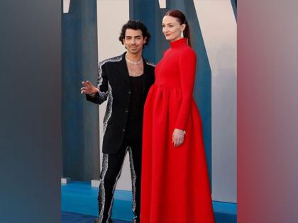 Sophie Turner flaunts baby bump while attending 2022 Oscars after-party with husband Joe Jonas | Sophie Turner flaunts baby bump while attending 2022 Oscars after-party with husband Joe Jonas