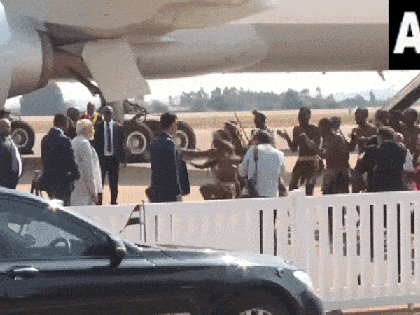 PM Modi receives traditional South African welcome in Johannesburg | PM Modi receives traditional South African welcome in Johannesburg PM Modi receives traditional South African welcome in Johannesburg | PM Modi receives traditional South African welcome in Johannesburg