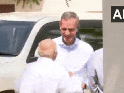 US Ambassador to India Eric Garcetti visits Sabarmati Ashram in Gujarat | US Ambassador to India Eric Garcetti visits Sabarmati Ashram in Gujarat US Ambassador to India Eric Garcetti visits Sabarmati Ashram in Gujarat | US Ambassador to India Eric Garcetti visits Sabarmati Ashram in Gujarat