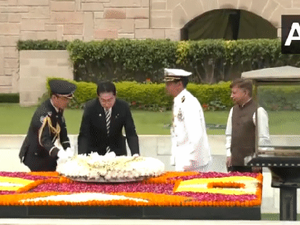 Japanese PM Kishida lays wreath at Mahatma Gandhi's memorial in Rajghat | Japanese PM Kishida lays wreath at Mahatma Gandhi's memorial in Rajghat