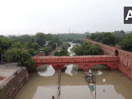 Key roads remain waterlogged in Delhi as Yamuna continues to be in spate | Key roads remain waterlogged in Delhi as Yamuna continues to be in spate Key roads remain waterlogged in Delhi as Yamuna continues to be in spate | Key roads remain waterlogged in Delhi as Yamuna continues to be in spate
