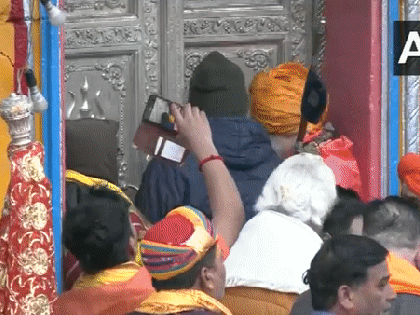 Doors of Kedarnath Dham open to pilgrims | Doors of Kedarnath Dham open to pilgrims