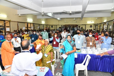 GHMC: 1st result goes to MIM's kitty, TRS takes lead | GHMC: 1st result goes to MIM's kitty, TRS takes lead GHMC: 1st result goes to MIM's kitty, TRS takes lead | GHMC: 1st result goes to MIM's kitty, TRS takes lead