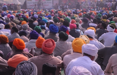 Punjab farmers to block highways in protest over FIRs for stubble burning | Punjab farmers to block highways in protest over FIRs for stubble burning Punjab farmers to block highways in protest over FIRs for stubble burning | Punjab farmers to block highways in protest over FIRs for stubble burning