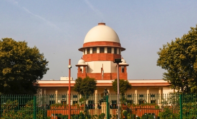 SC orders release of two top UP officials held on HC order for defying directive | SC orders release of two top UP officials held on HC order for defying directive