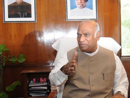 BJP doesn't have democratic mindset, but of the dictatorship: Kharge | BJP doesn't have democratic mindset, but of the dictatorship: Kharge