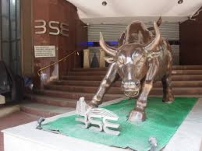 Equity indices fall, Sensex down 500 points | Equity indices fall, Sensex down 500 points