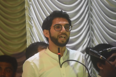 Bengaluru man nabbed for threatening Maha Minister Aditya Thackeray | Bengaluru man nabbed for threatening Maha Minister Aditya Thackeray Bengaluru man nabbed for threatening Maha Minister Aditya Thackeray | Bengaluru man nabbed for threatening Maha Minister Aditya Thackeray