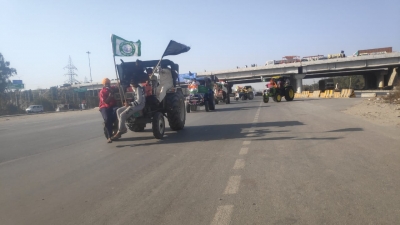 Farmers' protest at KMP e-way ends peacefully | Farmers' protest at KMP e-way ends peacefully