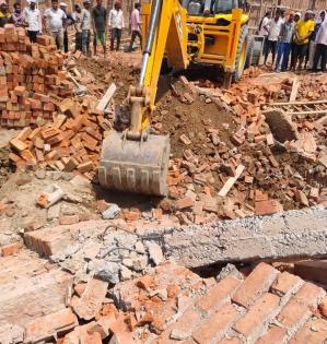 Under-construction Godown wall collapses in Delhi, over 10 trapped | Under-construction Godown wall collapses in Delhi, over 10 trapped