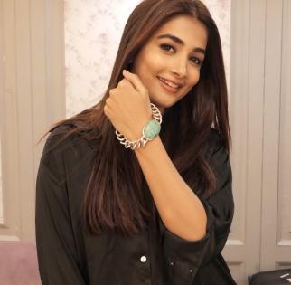 Pooja starts shooting for 'Kabhi Eid Kabhi Diwali' with Salman's lucky bracelet | Pooja starts shooting for 'Kabhi Eid Kabhi Diwali' with Salman's lucky bracelet