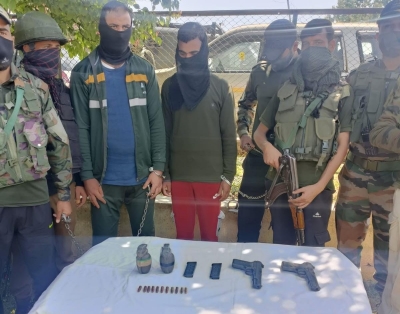 2 hybrid terrorists of JeM arrested from J&K's Baramulla | 2 hybrid terrorists of JeM arrested from J&K's Baramulla 2 hybrid terrorists of JeM arrested from J&K's Baramulla | 2 hybrid terrorists of JeM arrested from J&K's Baramulla