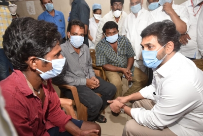 Andhra announces Rs 1 cr each to kin of 9 killed in gas tragedy | Andhra announces Rs 1 cr each to kin of 9 killed in gas tragedy