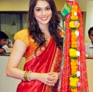 Isha Koppikar Narang to kickstart new project on Gudi Padwa | Isha Koppikar Narang to kickstart new project on Gudi Padwa Isha Koppikar Narang to kickstart new project on Gudi Padwa | Isha Koppikar Narang to kickstart new project on Gudi Padwa