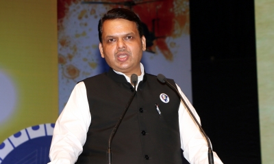 Fadnavis denies any plans to topple Maharashtra government | Fadnavis denies any plans to topple Maharashtra government