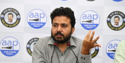 AAP continues attack on BJP over Rani Jhansi flyover project | AAP continues attack on BJP over Rani Jhansi flyover project
